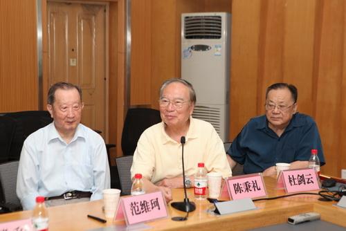 �±�����ڽ���