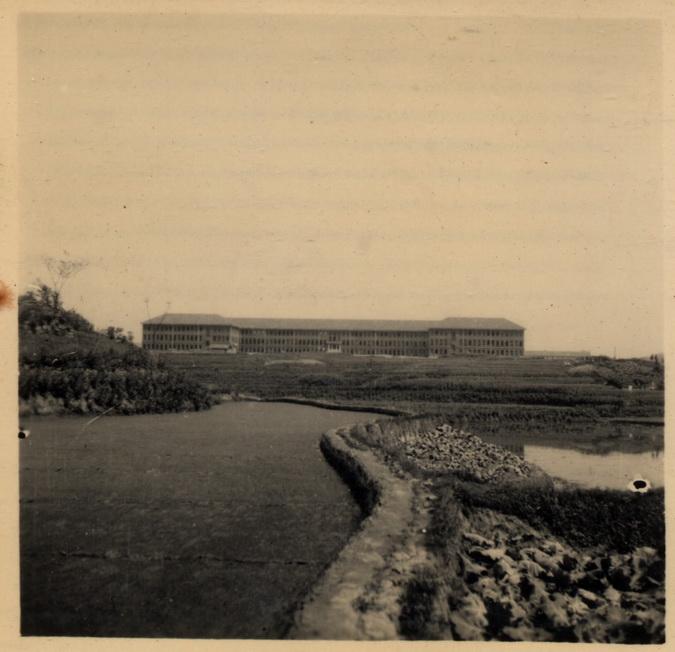 ��Ժ���ڵ��ϴ�¥